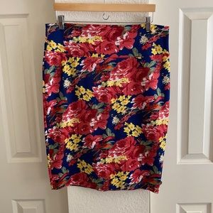 3 for $10 - Boutique Floral pencil skirt